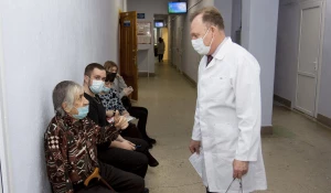 Массовая вакцинация от коронавируса в Барнауле. 