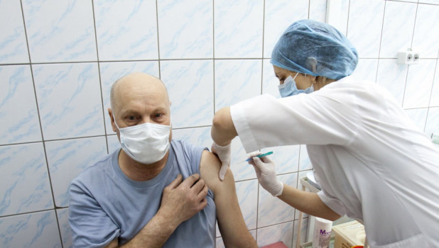 Массовая вакцинация от коронавируса в Барнауле.