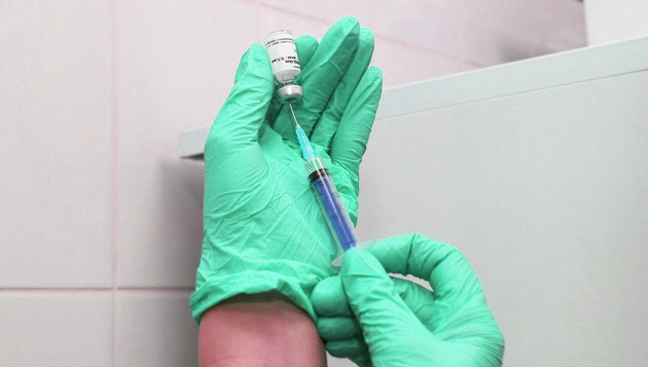 Мишустин назвал сроки завершения массовой ковид-вакцинации