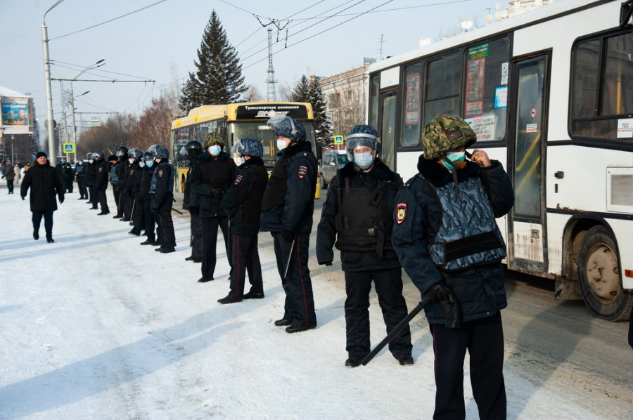 Несанкционированный митинг в поддержку кое-кого в Барнауле. 23 января 2021 года. 