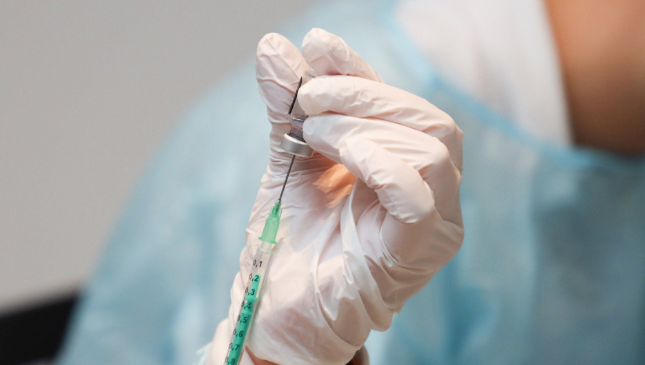 Главный инфекционист США похвалил российскую вакцину от коронавируса