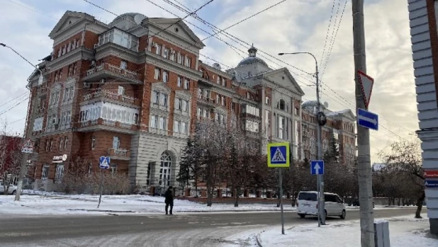 Самая дорогая "четырешка" Барнаула в доме, расположенном на пр. Социалистический, 38.