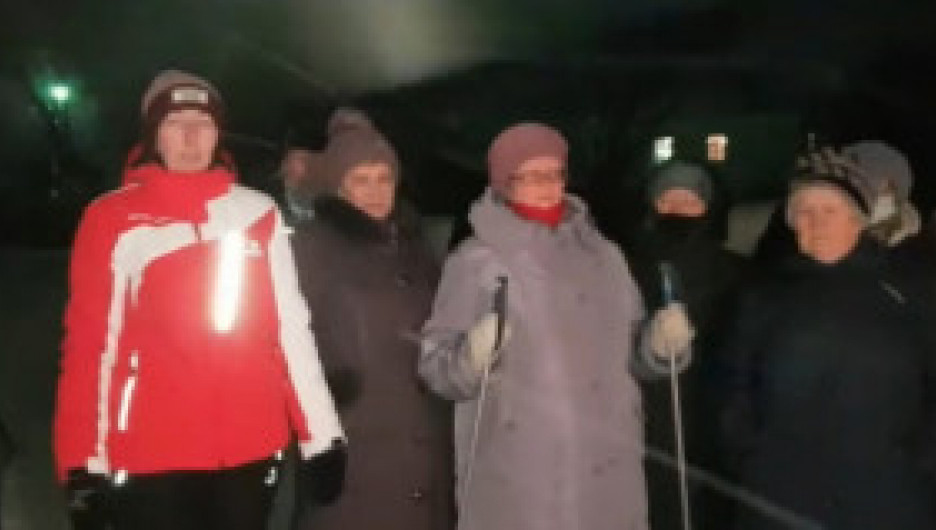 "Нам костры во дворах жечь?": жители Камня-на-Оби записали гневное видеообращение губернатору Томенко
