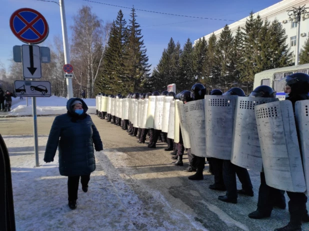 Акция в поддержку Навального в Барнауле, 31 января.