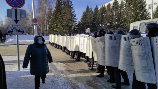 Акция в поддержку Навального в Барнауле, 31 января.