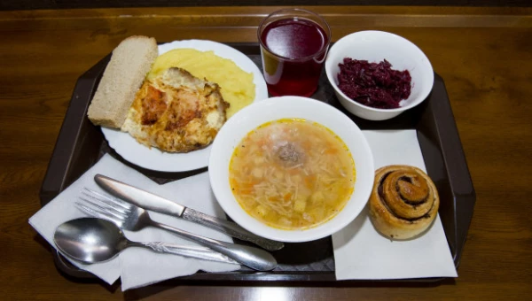 Бюджетная кухня. Что кушают алтайские чиновники и депутаты на работе и сколько они за это платят