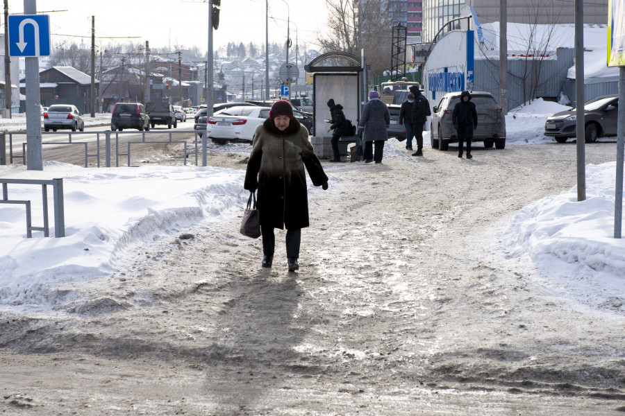Гололед в Барнауле в феврале 2021-го года.