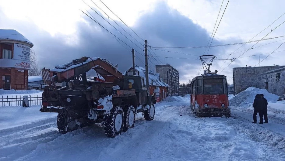 Снежный коллапс в Бийске.