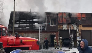 Пожар на СТО в Барнауле.