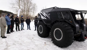 Закрытая гонка «Мужского клуба» на вездеходе «Шерп-Макс».