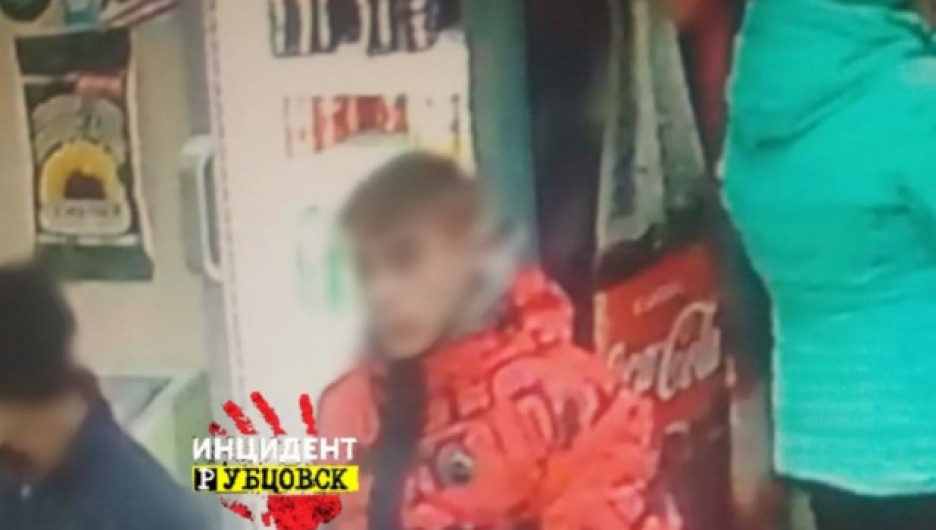Рубцовчане похитили у восьмилетнего мальчика банковскую карту и сделали покупку