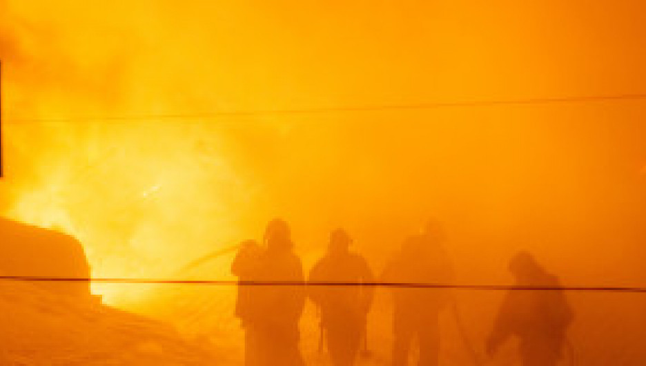Пожар на территории радиозавода в Барнауле, 11  -12 марта 2021 года.