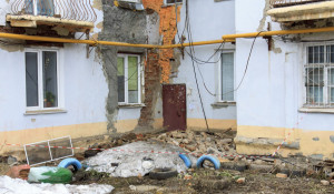 В Барнауле произошло обрушение несущих конструкций в доме на ул. 1-я Западная, 51.