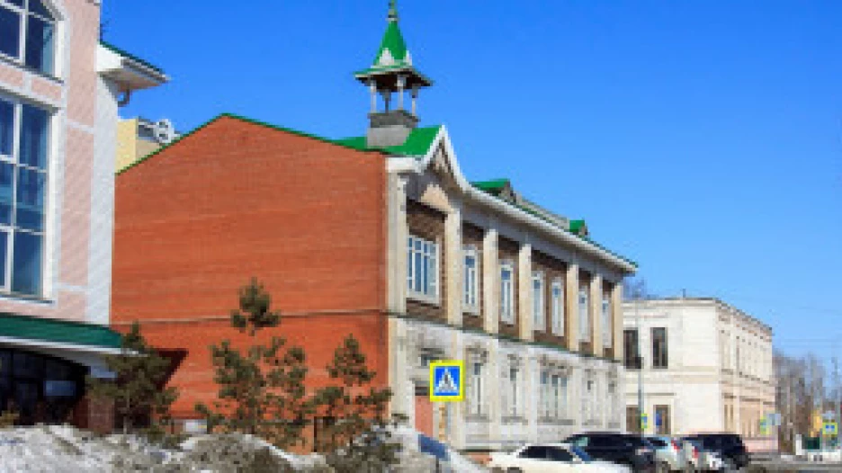 Здание бывшей Казенной женской гимназии. 