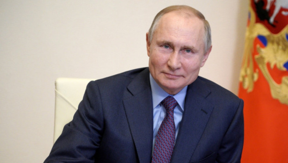 Путин поощрил двух педагогов из Барнаула