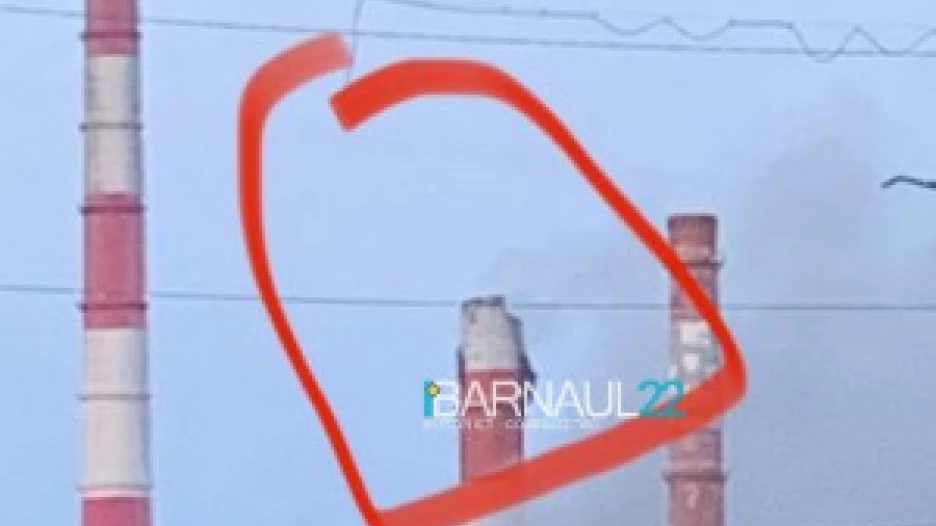 Труба обрушилась на ТЭЦ-2 в Барнауле. 