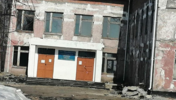 В школе села Плешково, Зональный район.