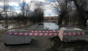 Перекрыта дорога на остров Шубинский.