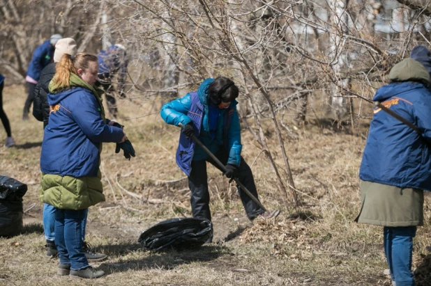 Субботник в парке Ленинского района.