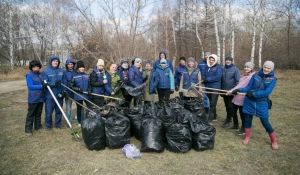 Субботник в парке Ленинского района.