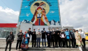 Открытие росписи к 265-летию вхождения алтайского народа в состав России.
