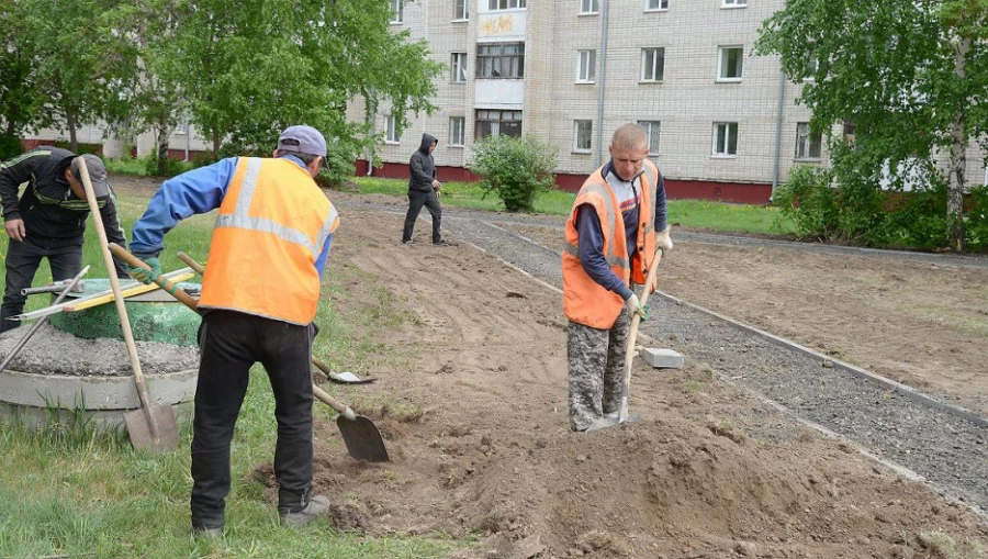 Благоустройство дворов.