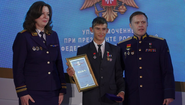 Школьник из Быстроистокского района стал лауреатом инициативы «Горячее сердце».