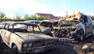 Пожар на штрафстоянке в Бийске.