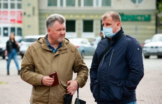 В Барнауле прошел митинг дольщиков ЖК "Парковый".