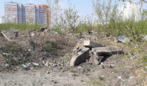 Несанкционированные свалки строительного мусора в Индустриальном районе Барнаула.