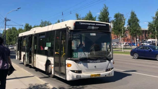 Автобус №53 в Барнауле.