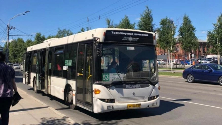Автобус №53 в Барнауле.