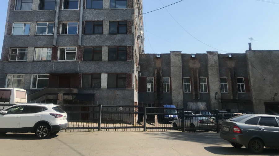 Здание в Барнауле на ул. Папанинцев, 105.