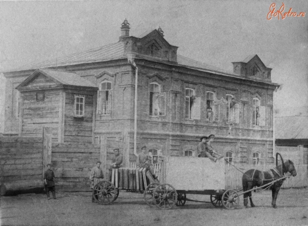 Здание иконостасно-иконописной мастерской Архипа Борзенкова, 1900.
