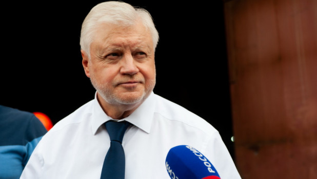 Миронов ограничил личные встречи после госпитализации Жириновского и Зюганова