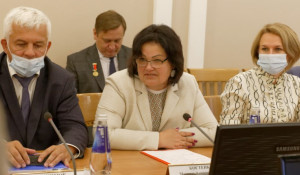 Светлана Говорухина (в центре).