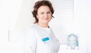 Ирина Шмарина, кандидат медицинских наук, врач – пластический хирург, хирург, челюстно-лицевой хирург со стажем 19 лет.