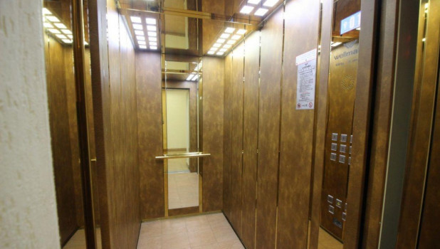 Квартира в доме с «золотым умным лифтом» в Барнауле.
