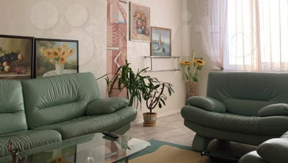 В Барнауле продается трехкомнатная квартира за 11,99 млн рублей, расположенная на ул. Приречная, 1.