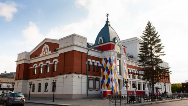 В Барнауле торжественно открыли театр кукол "Сказка".