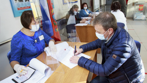 Барнаул назвали среди городов, где будут опасные для власти выборы