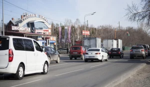 В Барнауле расширили проезжую часть на ул. Власихинская в районе ТЦ "Волна".