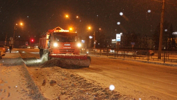 Уборка снега в Барнауле.