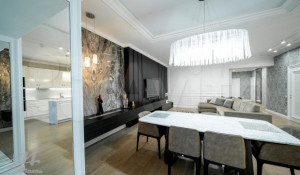В Барнауле за 26,4 млн рублей продается квартира с интерьерами от известного дизайнера.
