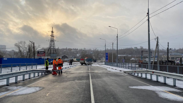 Мост на улице Челюскинцев в Барнауле.
