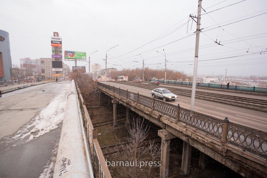 Вячеслав Франк осмотрел мост на Новом рынке.