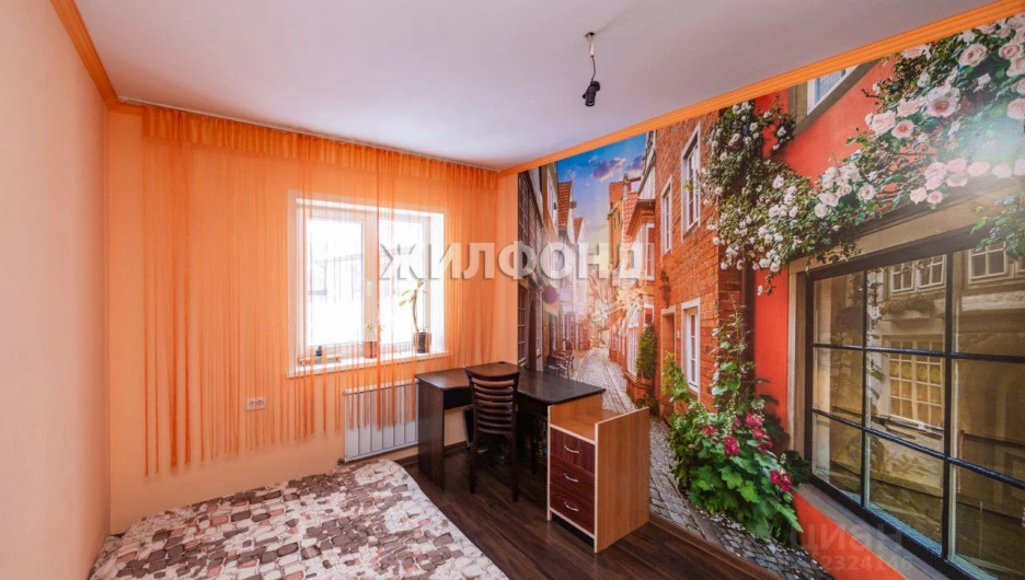 В Барнауле в Калманком пр-де за 13 млн рублей продается коттедж для большой семьи.