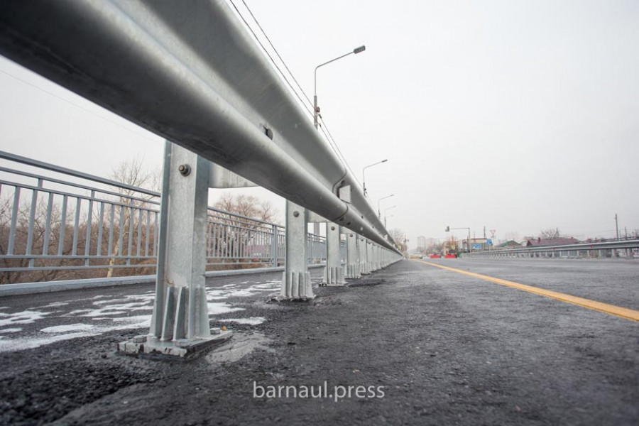 В Барнауле завершили работы по нацпроекту «Безопасные качественные дороги» в 2021 году.