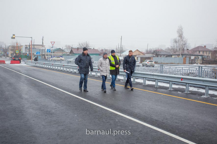 В Барнауле завершили работы по нацпроекту «Безопасные качественные дороги» в 2021 году.