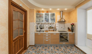 В Барнауле на ул. Антона Петрова, 235-а/98 продается "персиковая" квартира.